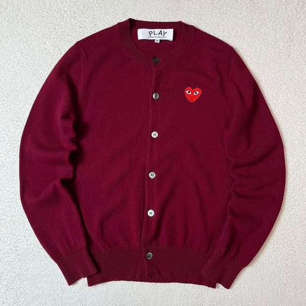 꼼데가르송 24FW 레드하트 와펜 울 니트 가디건 PN7099