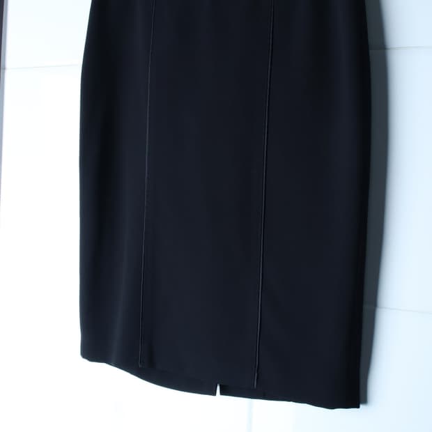 W(M-L) 모죠에스핀 스커트 치마 H라인 블랙 폴리 새틴-P10787