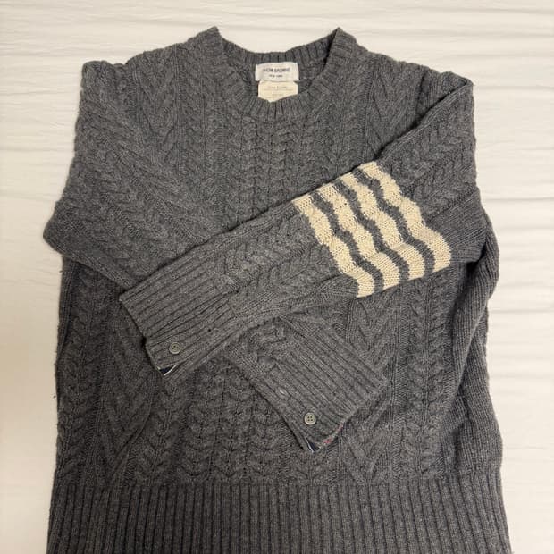 톰브라운 케이블 니트