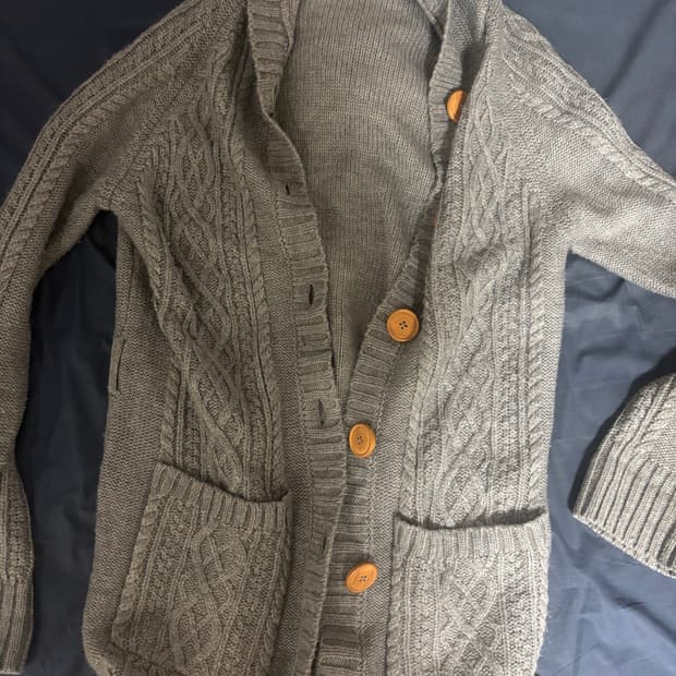 회색 꽈배기 니트 가디건