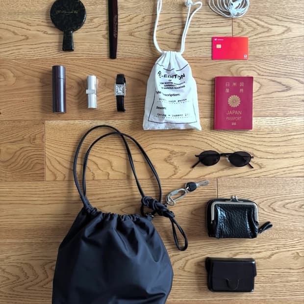 일본 브랜드 poik 블랙 드로스트링 숄더백