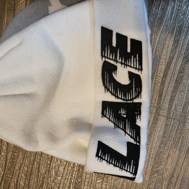 팔라스 패니스 화이트 비니