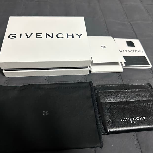 지방시 레터링로고 블랙 카드지갑 (OS)