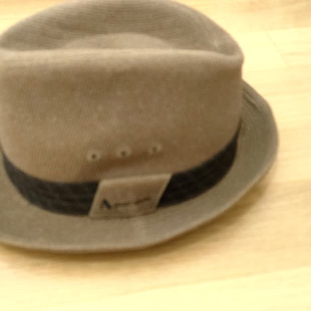 아쿠아스큐텀 중절모