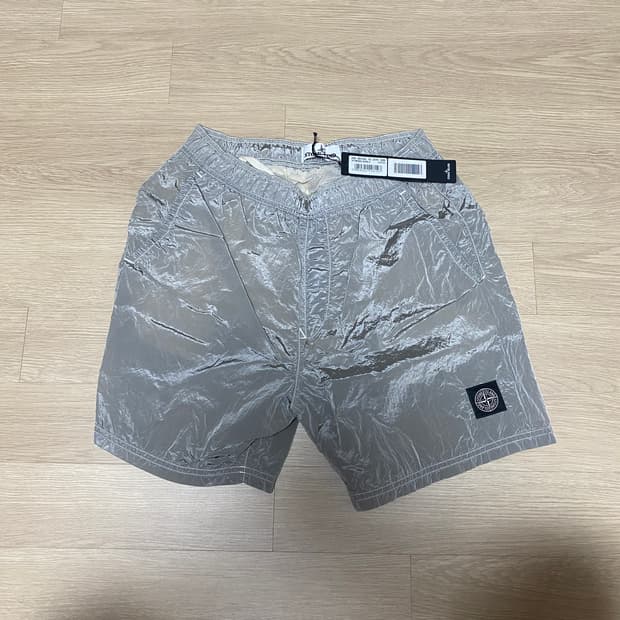[ S ] 스톤 아일랜드 나일론 메탈 쇼츠