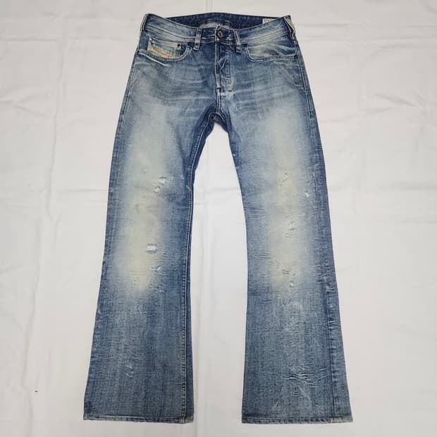 디젤 ZATHAN 연청 워시드 플레어데님팬츠