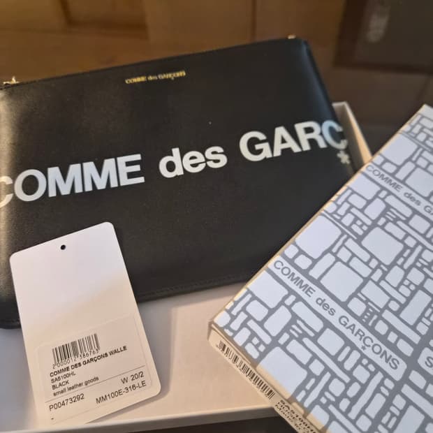 COMME des GARCONS 클러치