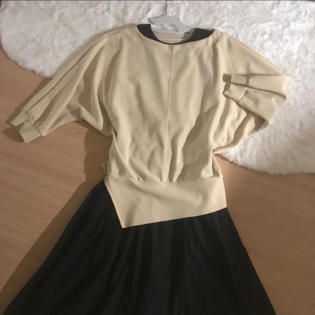 빈티지 레이어드 맨투맨 + 롱 치마