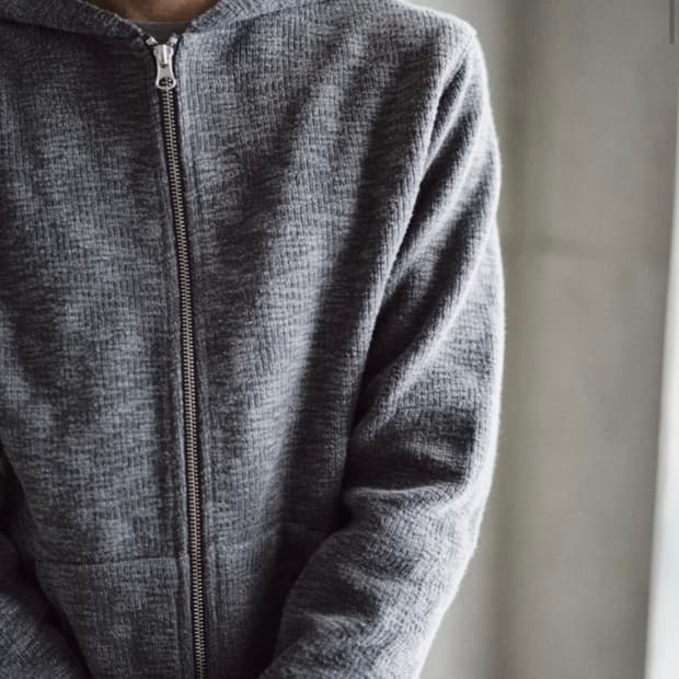 모노프리베 텍스쳐 후드집업 그레이 3사이즈 팝니다