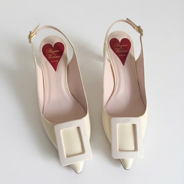 로저비비에 버귤 슬링백 키튼힐