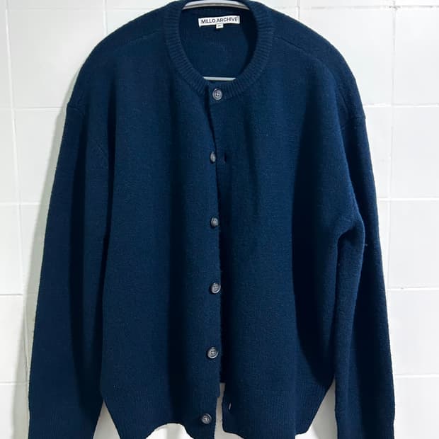 밀로아카이브 크롭 가디건 네이비 M