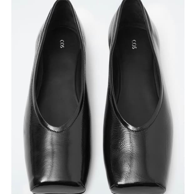 코스 스퀘어 토 발레 플랫 블랙 40