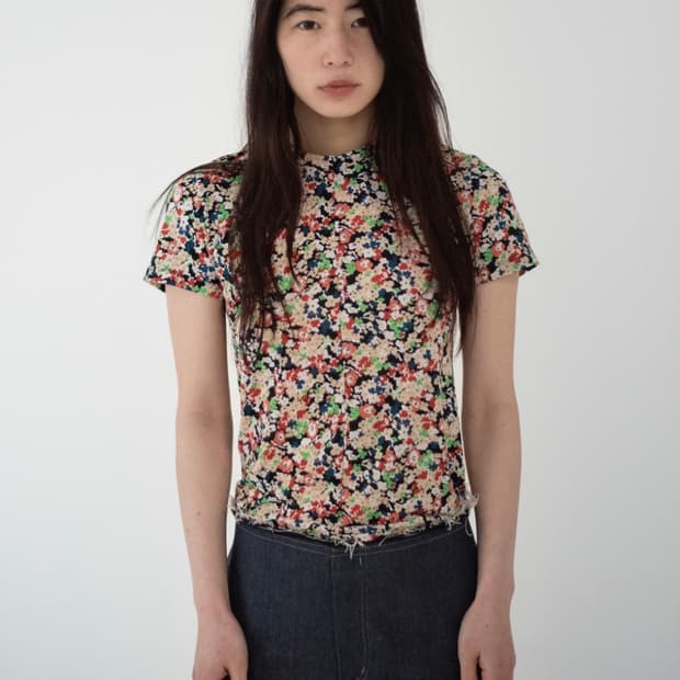 티크 플로랄 슬림 티셔츠