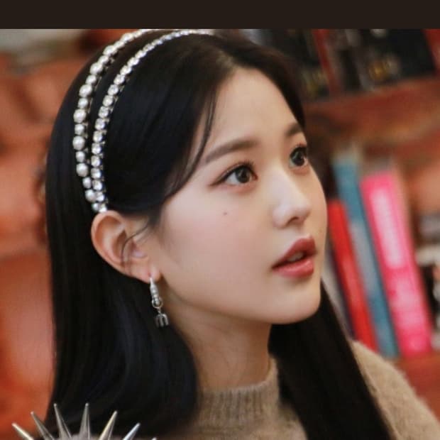 💎장원영 미우미우 크리스탈 헤어밴드💎