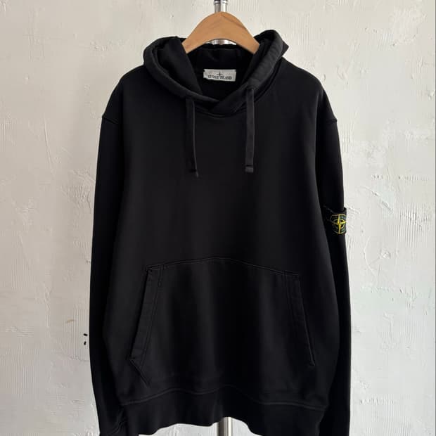 Stone-Island 스톤 아일랜드 와펜 블랙 후드티