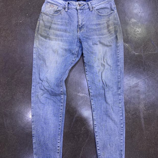 게스 빈티지 워싱 데미지 테이퍼드핏 데님팬츠 라이트 블루 31