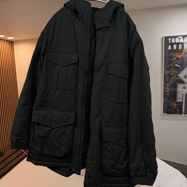 유니클로 엔지니어드가먼츠 패딩 카키 XL