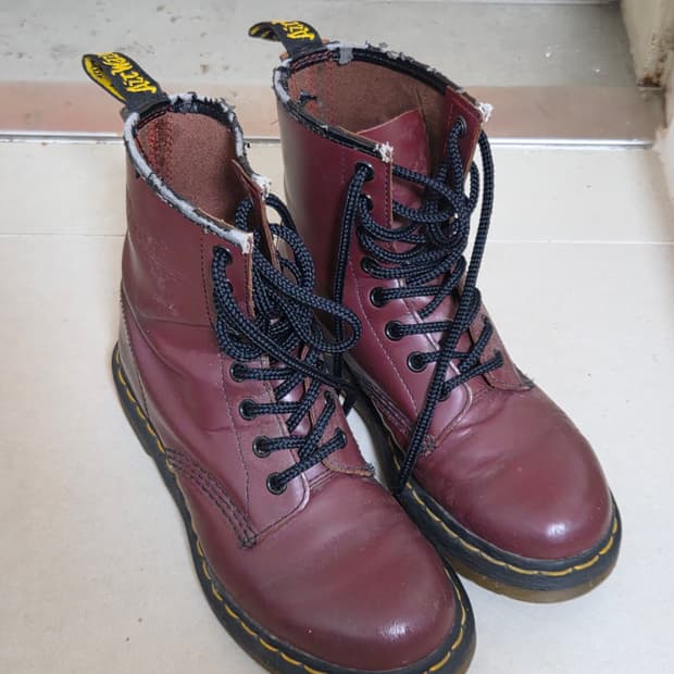 닥터마틴 8홀 체리레드 230