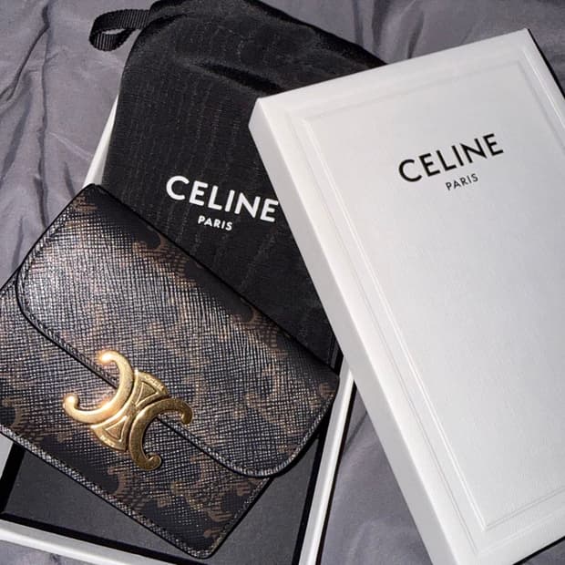 셀린느 트리옹프 캔버스 플랩 카드 홀더 탄 지갑