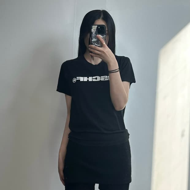 미스치프 스펠아웃 블랙 반팔 티셔츠