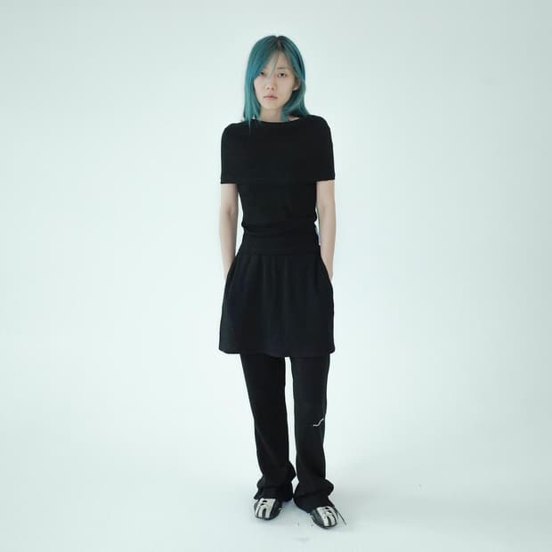 지초이컴포트 오프숄더 탑