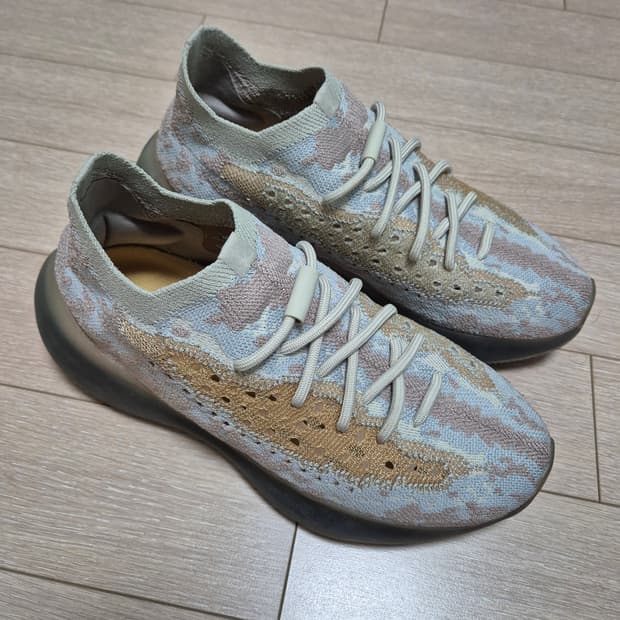 YEEZY BOOST 380