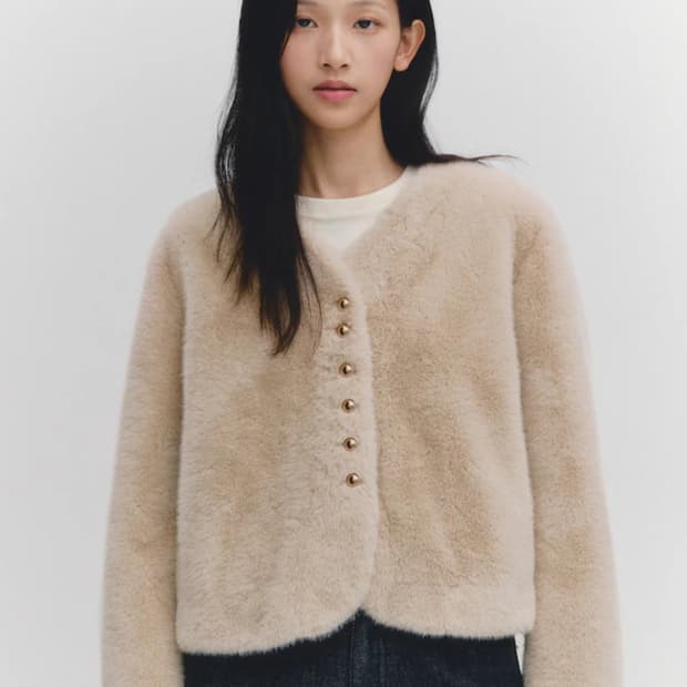 마리끌레르 24F/W 노카라 골드버튼 퍼 자켓