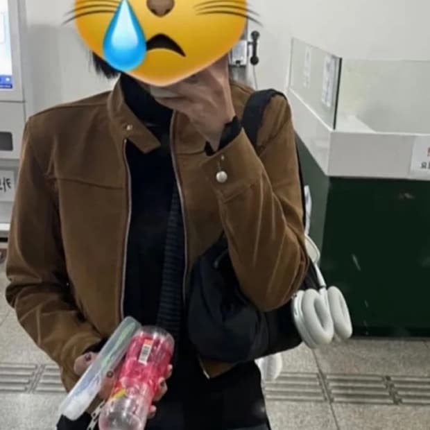 (착샷O)라퍼지포우먼 인시전 레이싱 스웨이드 자켓