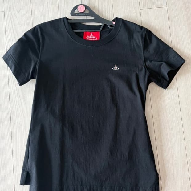 비비안웨스트우드 반팔