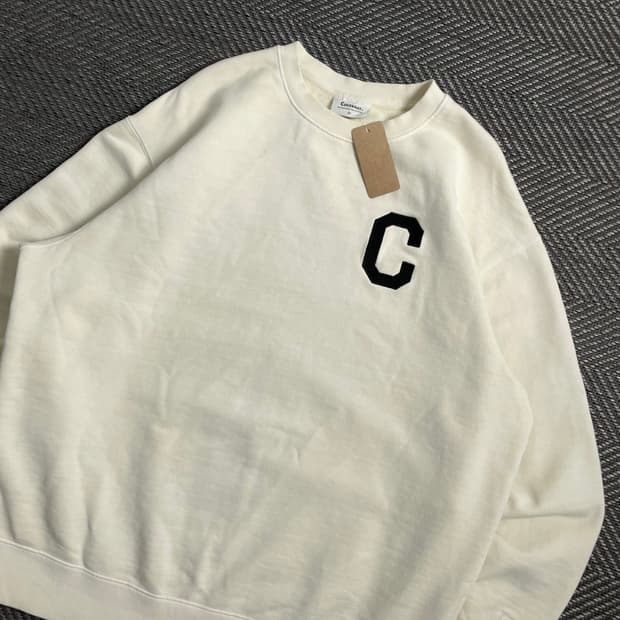 커버낫 C로고 박시핏 크림 맨투맨 y 4484