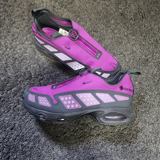 나이키 에어맥스 SNDR 고어텍스 볼드 베리