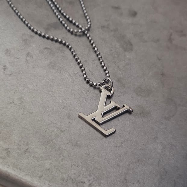 83 루이비통 정품 빈티지 업사이클링 목걸이 써지컬