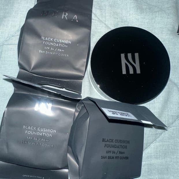헤라 블랙쿠션 21N1 본품+1 리필+3 화장품 파운데이션