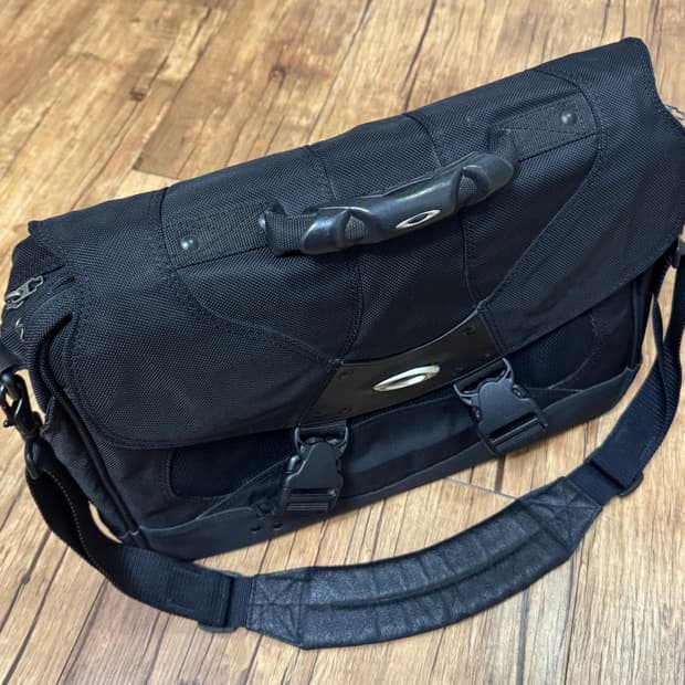 00s 오클리 메신저백 크로스백 