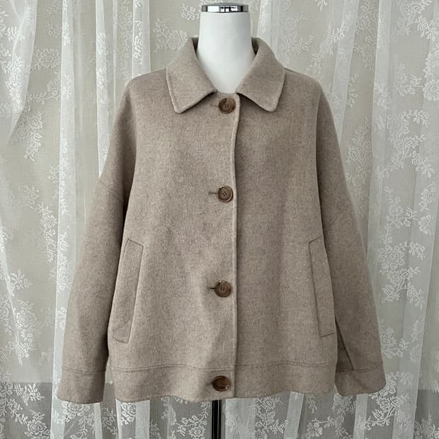 66) 리스트 핸드메이드 숏 코트 베이지