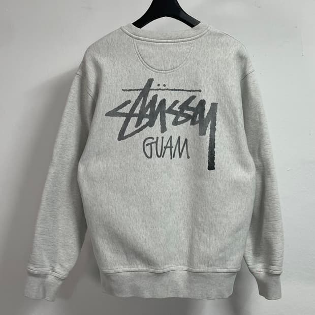 스투시 괌 챕터 한정판 헤비스웻 맨투맨 (on.522)