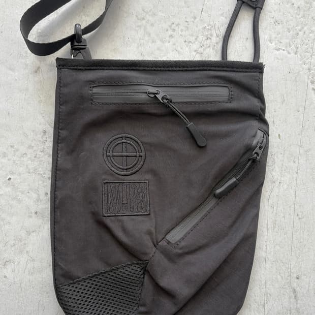 플라스틱프로덕트 MPa SACOCHE BAG (BLACK)