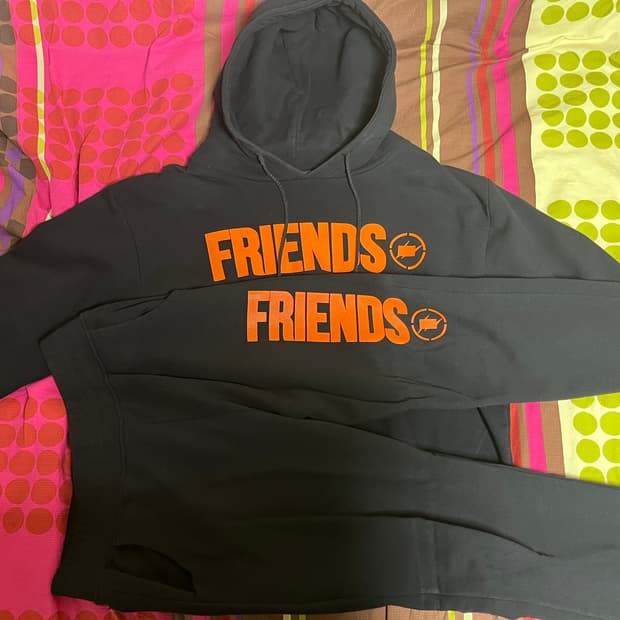 브이론 X 프라그먼트 Friends 후드 팬츠 세트