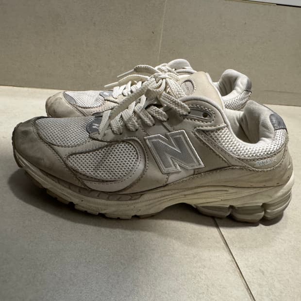 [240] 뉴발란스 2002R