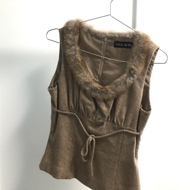Cecil Mcbee Fur Sleeveless 라떼갸루 오네갸루
