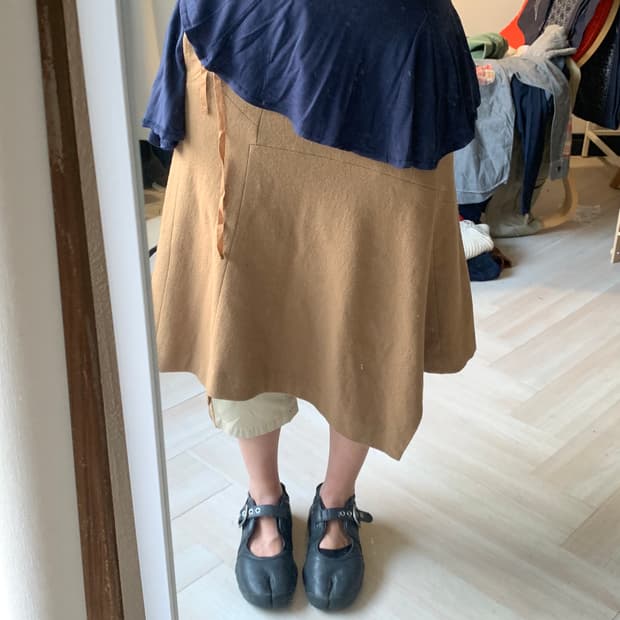[TSUMORI CHISATO] cutting wool skirt