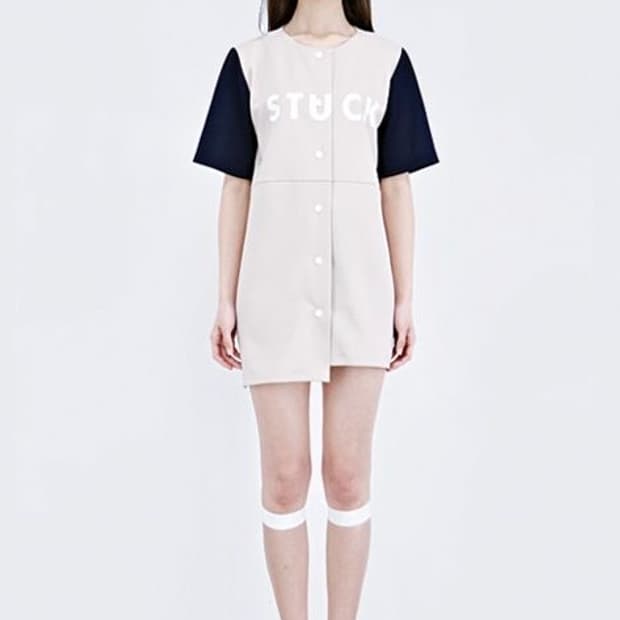로우클래식 LOW CLASSIC STUCK 레터링 자켓 원피스 반팔