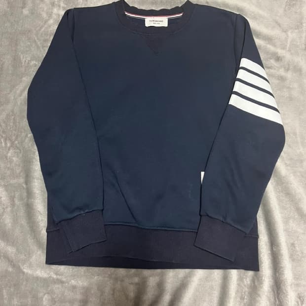 톰브라운 사선완장 맨투맨 네이비 3사이즈