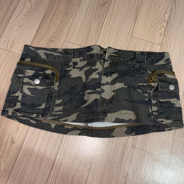 카모 숏스커트