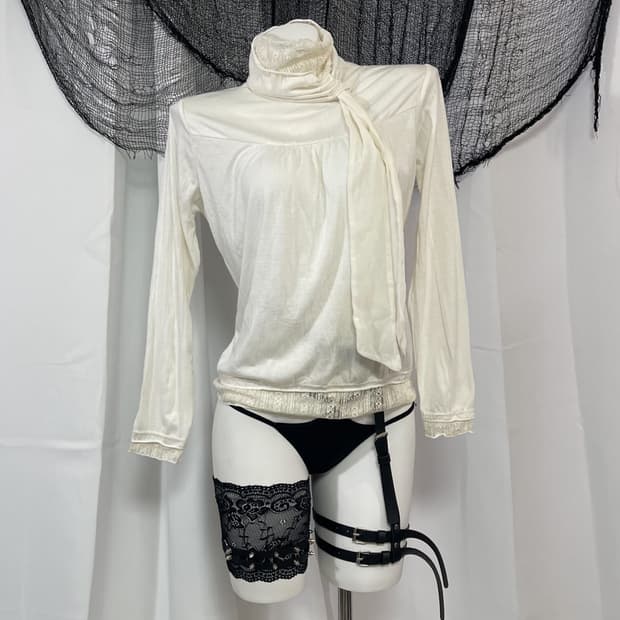 lace turtleneck t-shirt