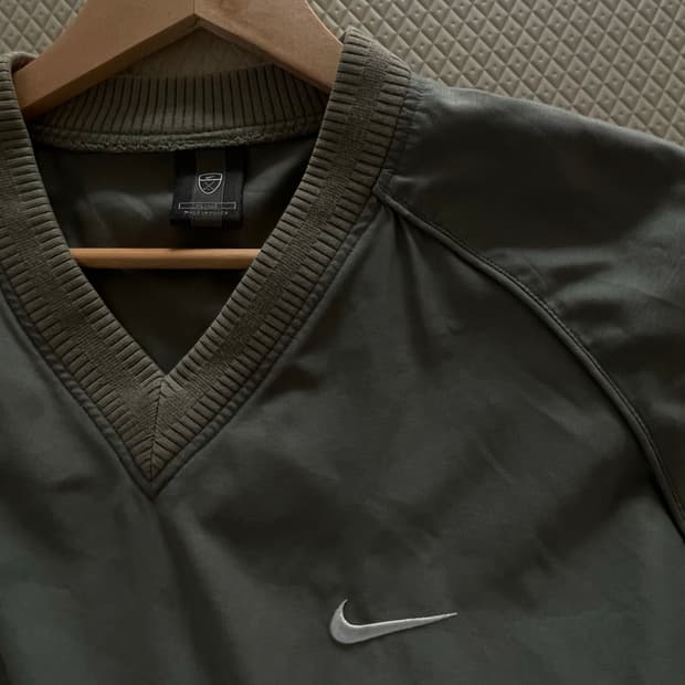 나이키 브이넥 웜업(진짜이쁨