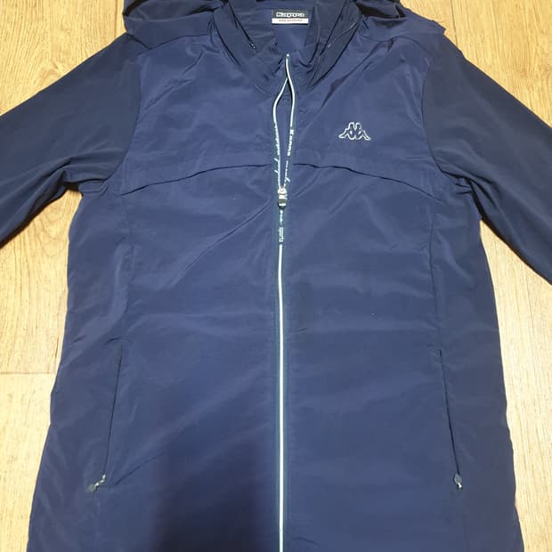 1024 카파 바람막이 95사이즈입니다