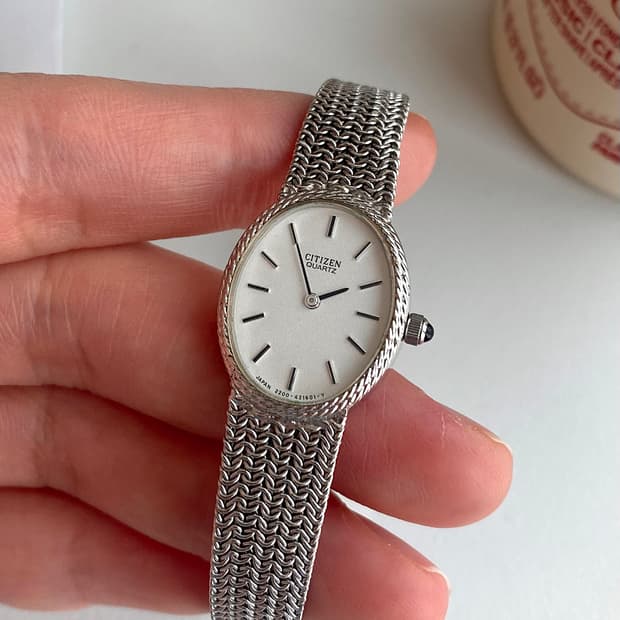 Citizen 시티즌 실버 트위스트 오벌 쿼츠 레이디스