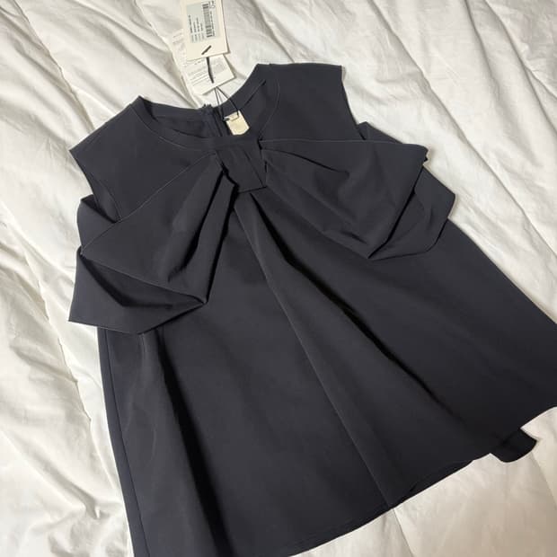 오즈세컨 리본 블라우스 오프숄더