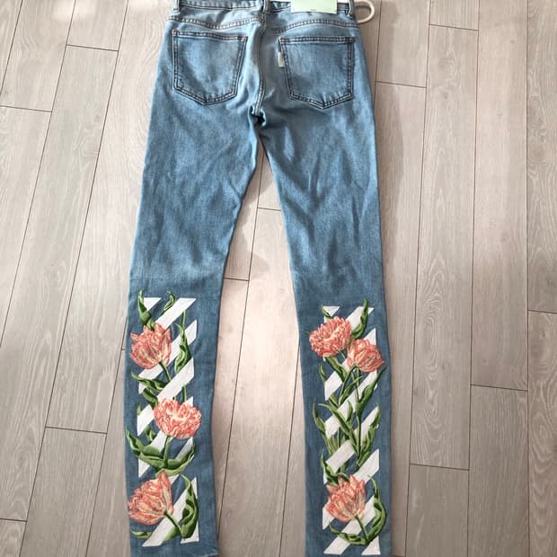 오프화이트 표기(여성25)